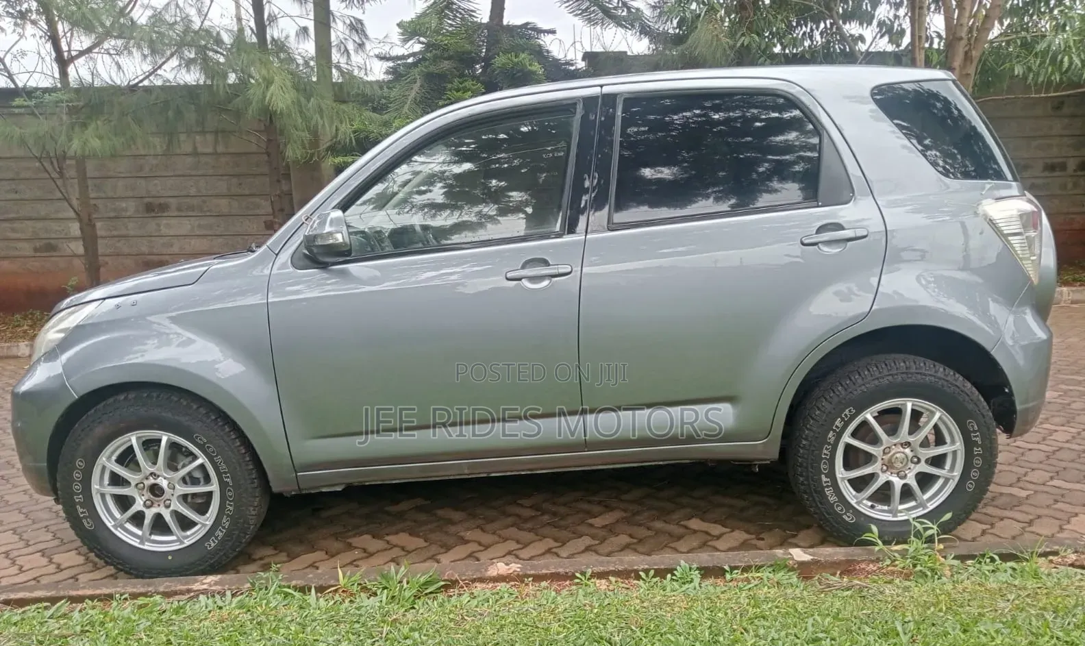 Toyota Rush 2010 Gray