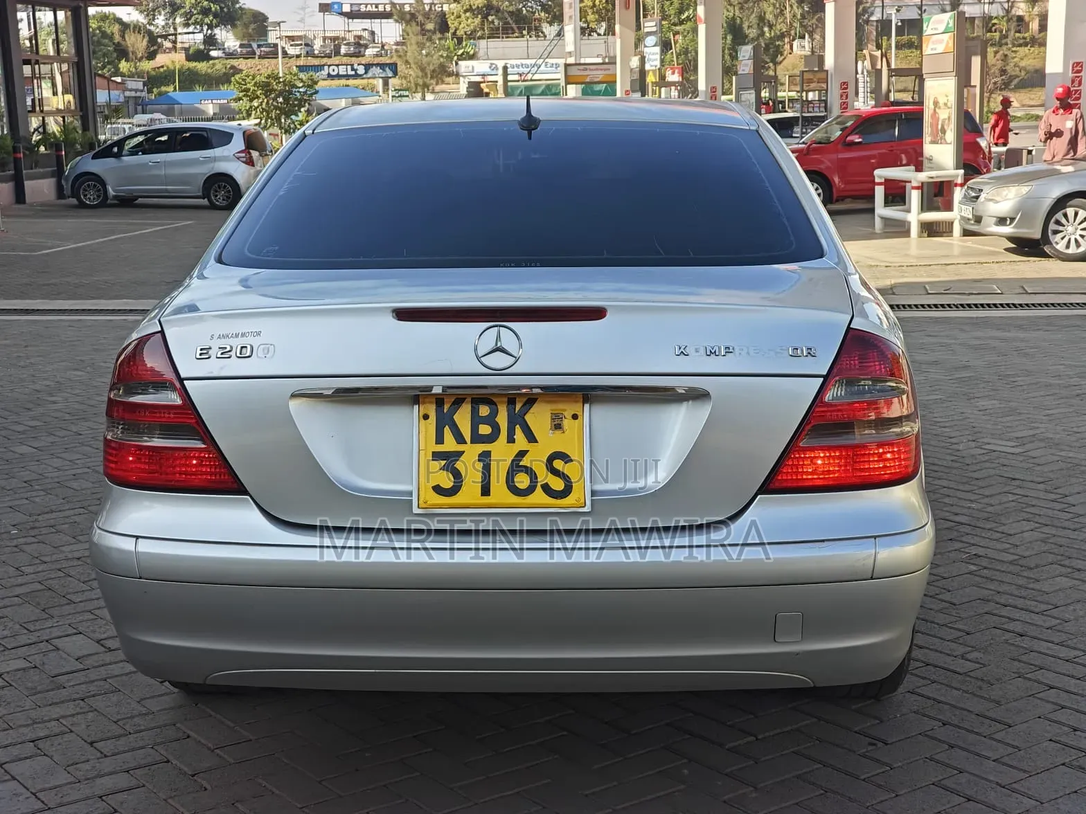 Mercedes-Benz E200 2023 Silver