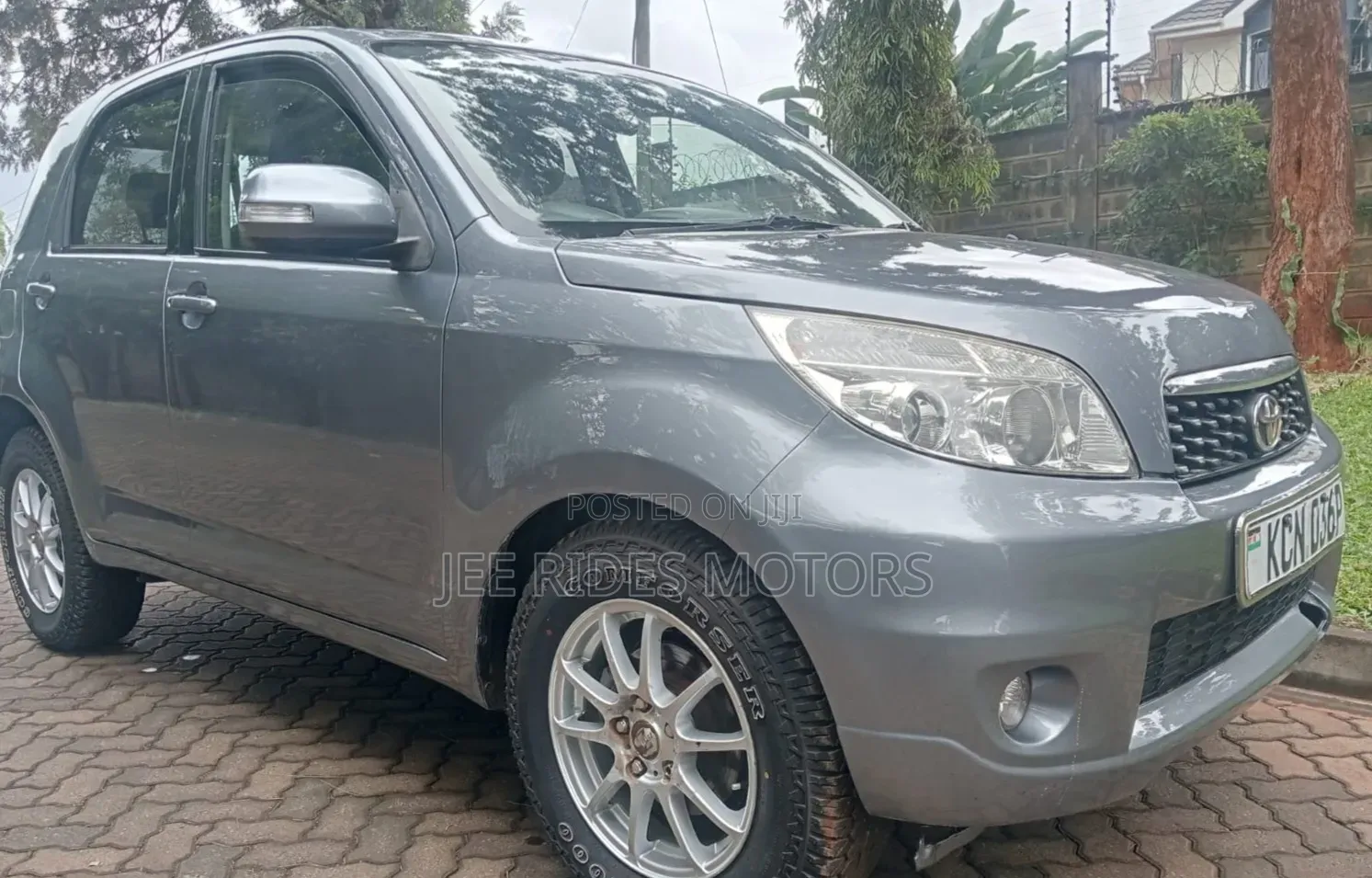 Toyota Rush 2010 Gray