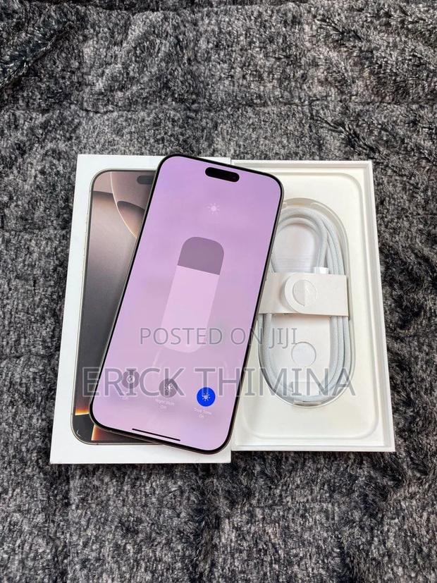 Apple iPhone 16 Pro Max 512 GB Gold - thumbnail 3