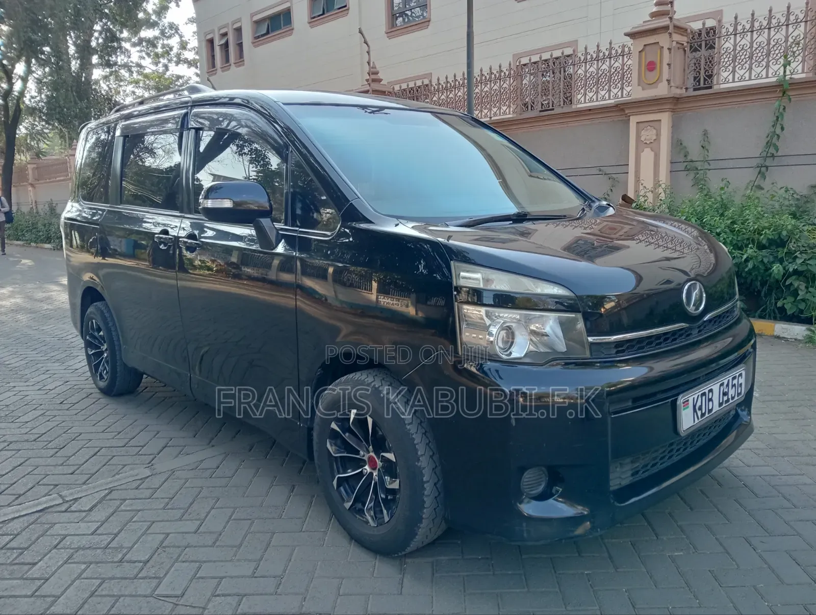 Toyota Voxy 2014 Black