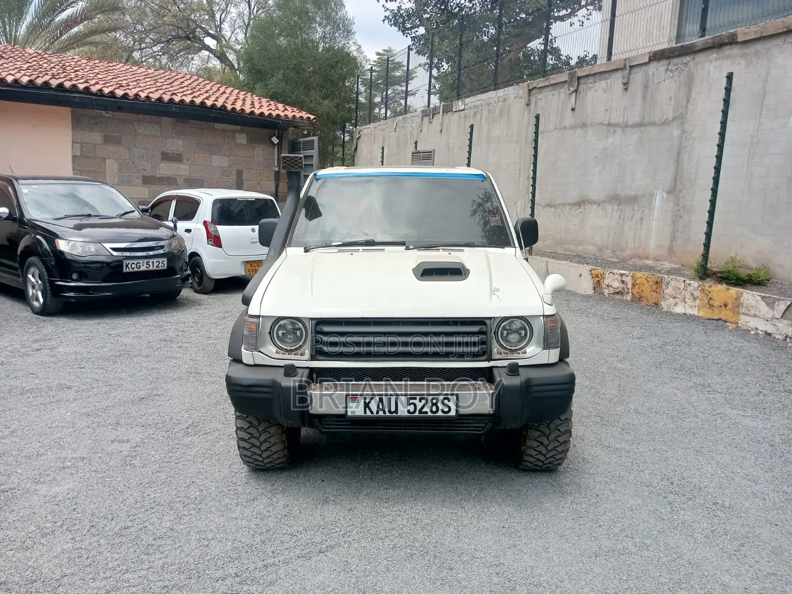 Mitsubishi Pajero 2002 White