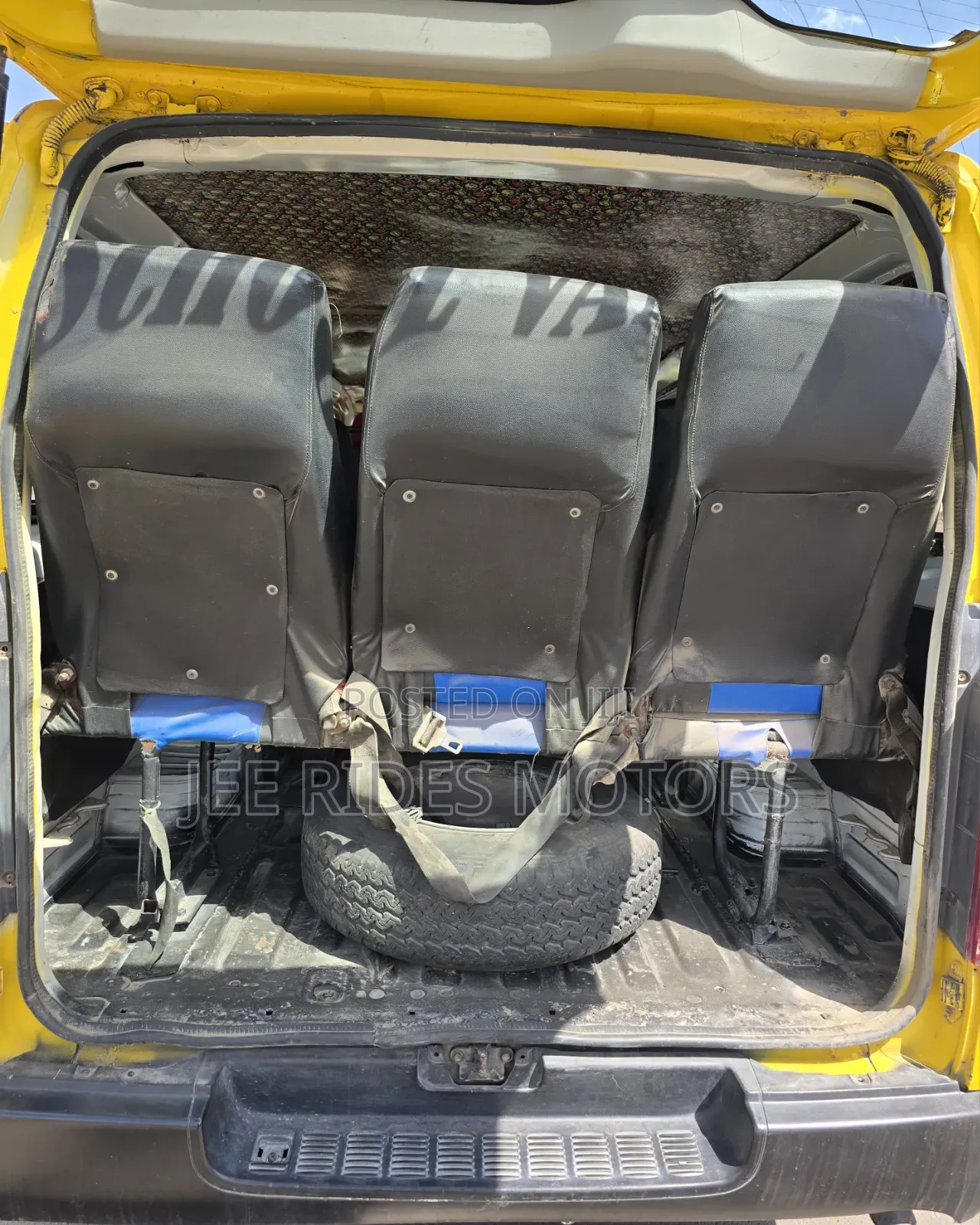 Toyota HiAce 2012 Yellow