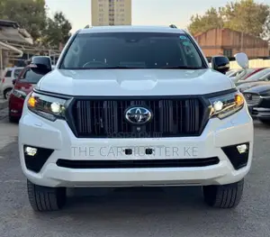 Toyota Land Cruiser Prado 2.8 2022 White