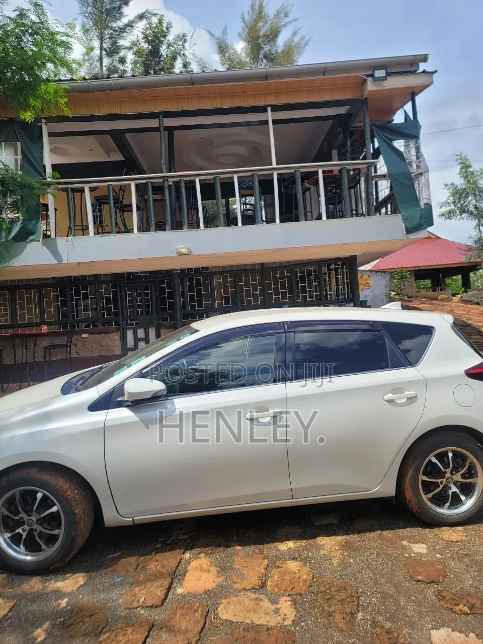Hotel,guest House/ Restaurant and 1.25 Acres