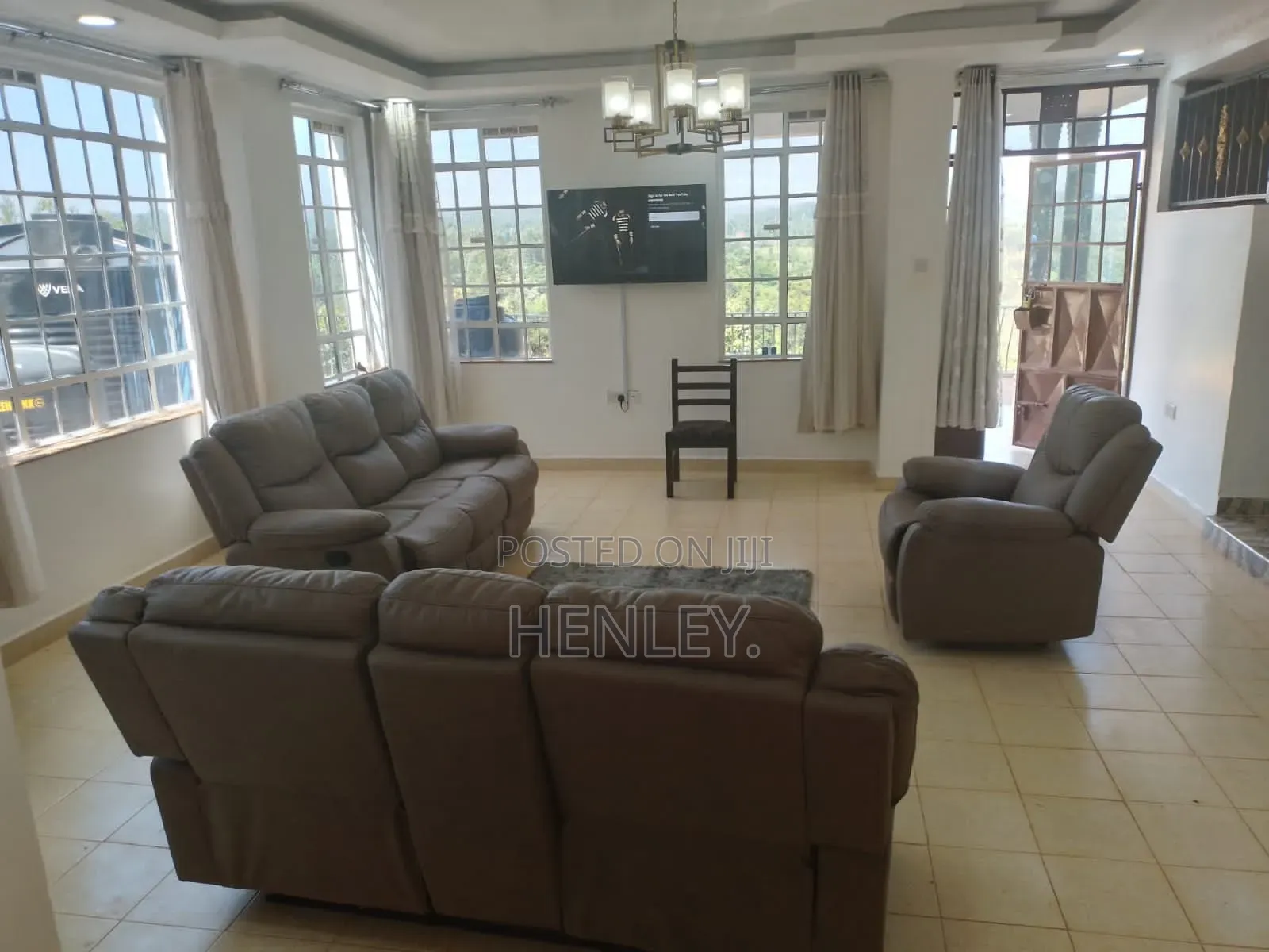 Hotel,guest House/ Restaurant and 1.25 Acres