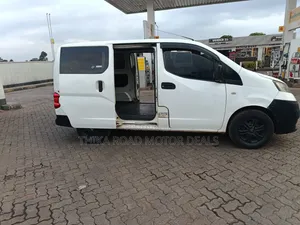 Nissan NV200 2011 White
