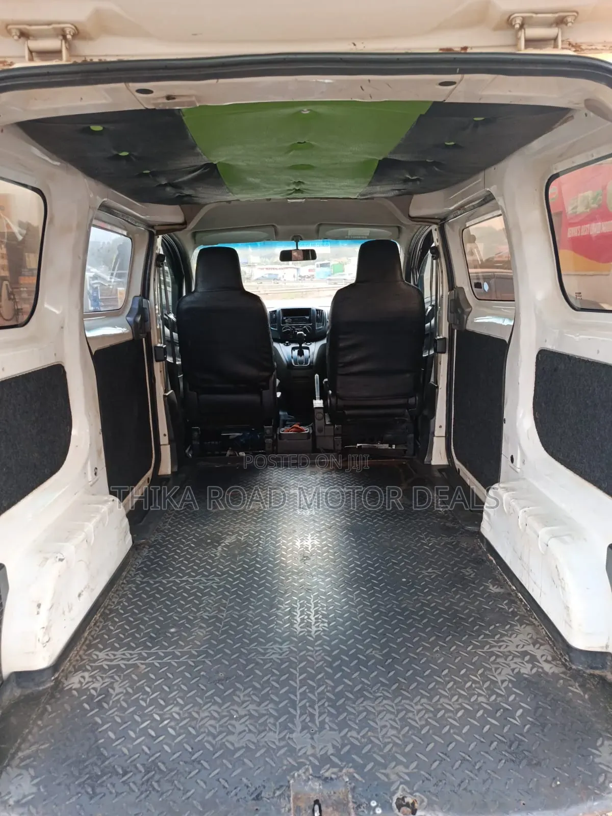 Nissan NV200 2011 White