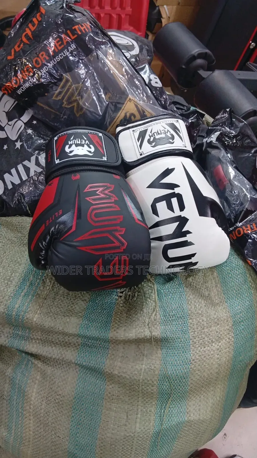 Boxing Gloves Venum Elite Oz 12