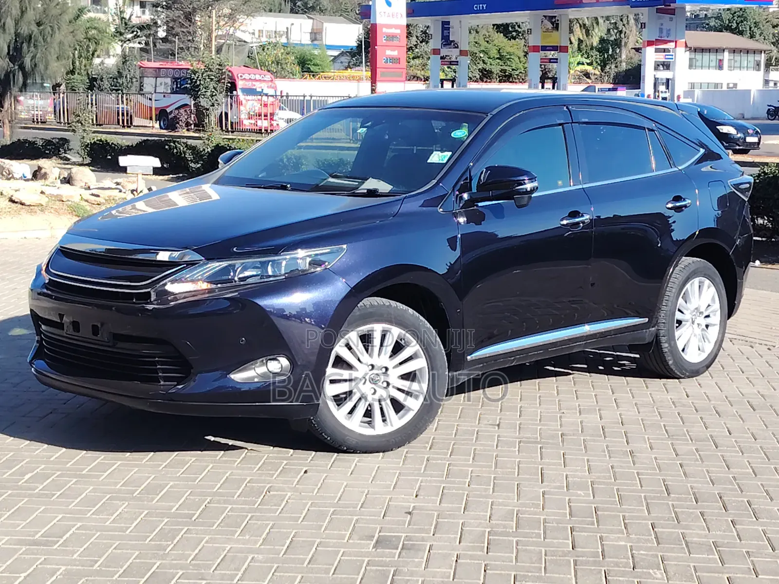 Toyota Harrier 2014