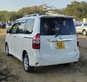 Toyota Noah 2014 White