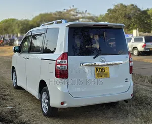 Toyota Noah 2014 White