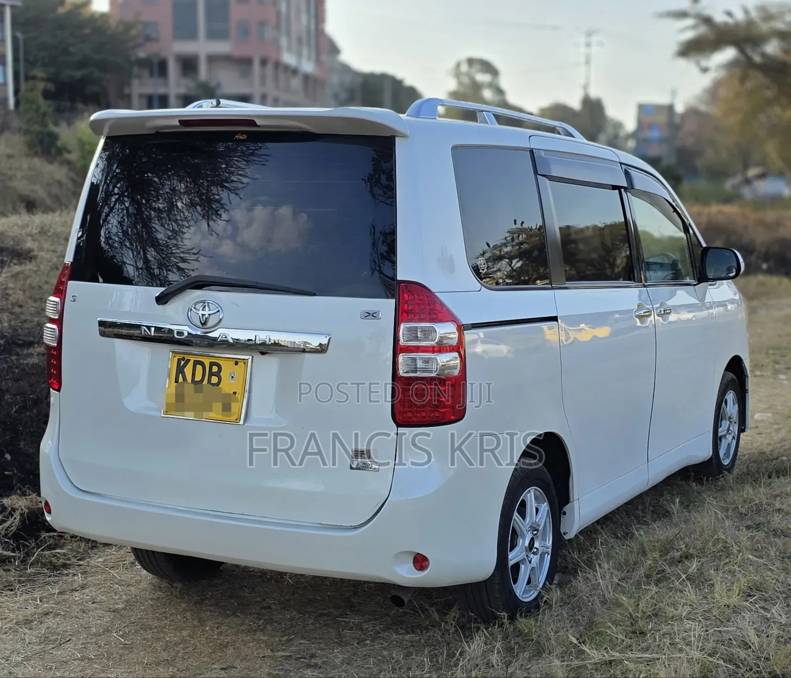 Toyota Noah 2014 White