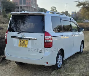 Toyota Noah 2014 White