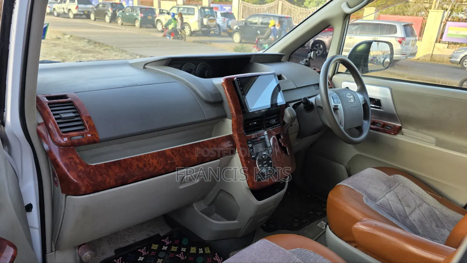Toyota Noah 2014 White