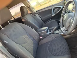 Toyota Vanguard 2012 Silver