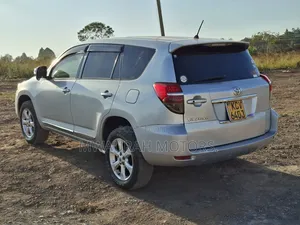 Toyota Vanguard 2012 Silver