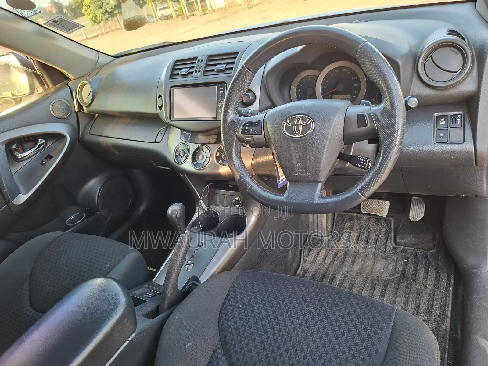 Toyota Vanguard 2012 Silver