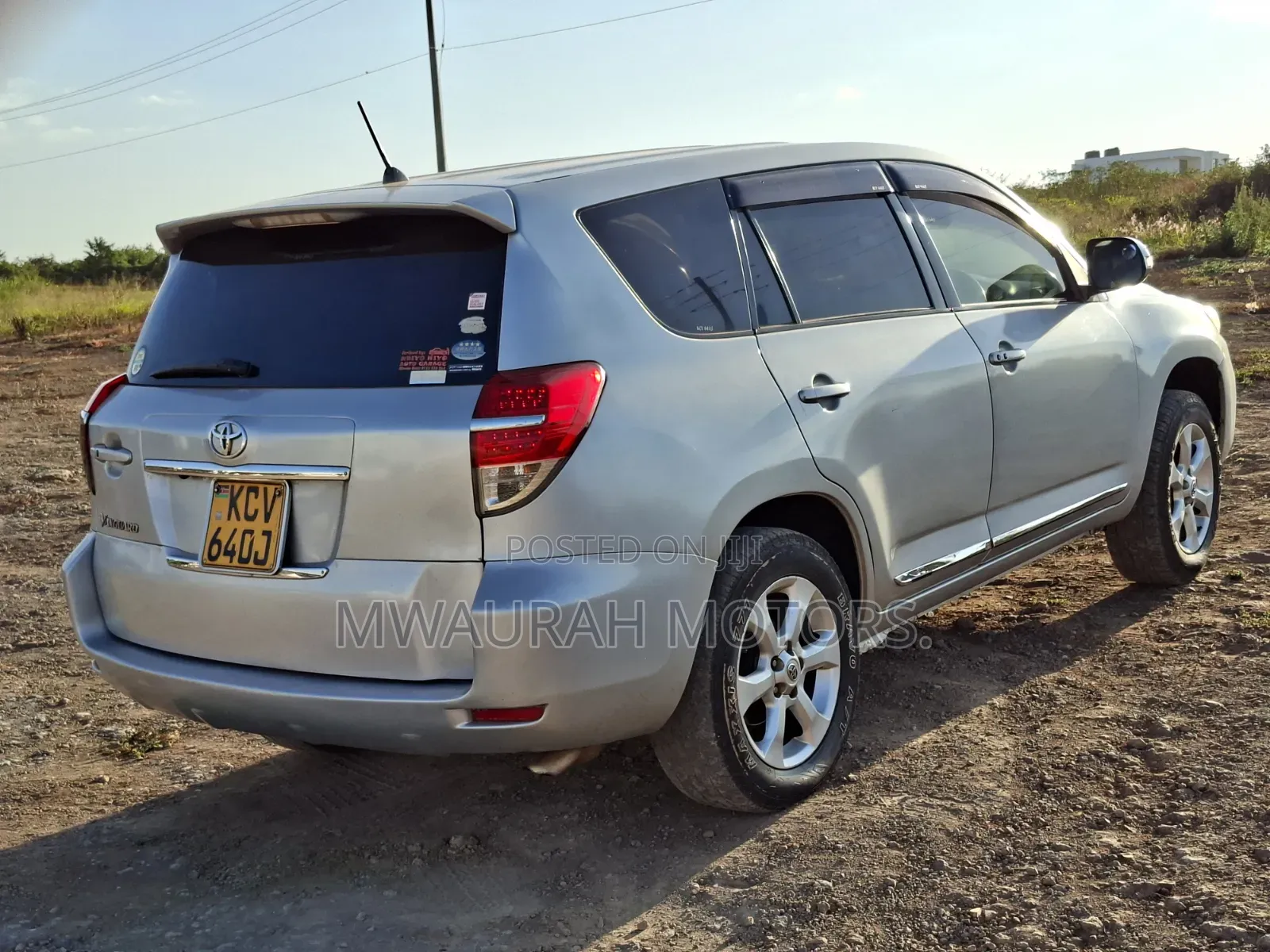 Toyota Vanguard 2012 Silver
