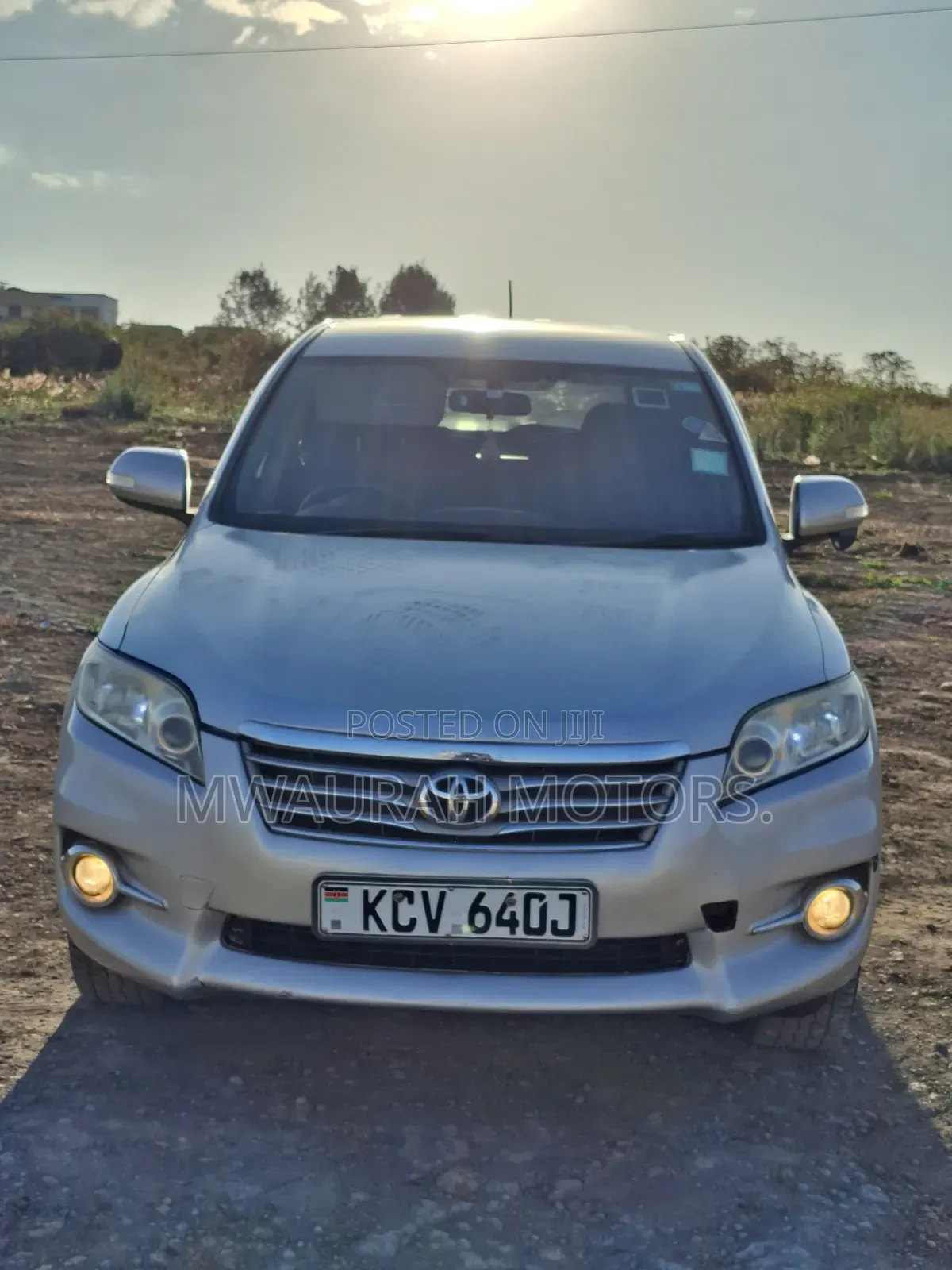 Toyota Vanguard 2012 Silver