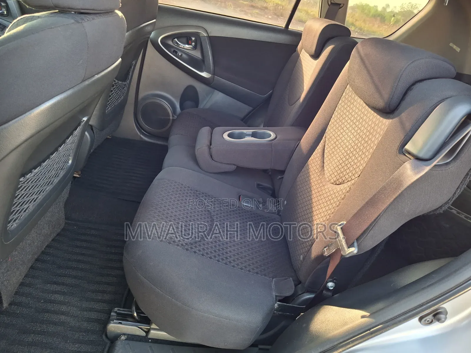 Toyota Vanguard 2012 Silver