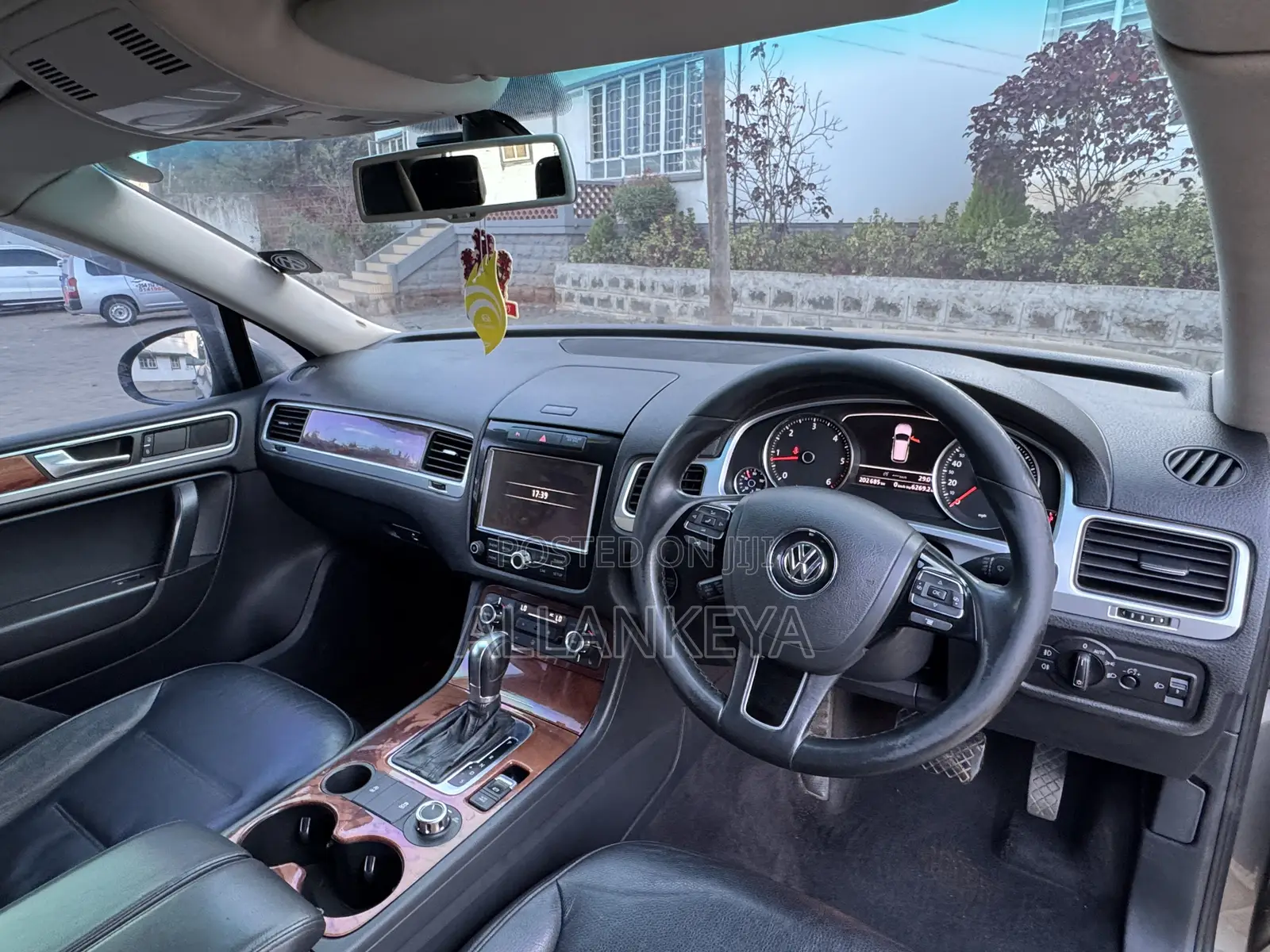 Volkswagen Touareg 2011 Gray