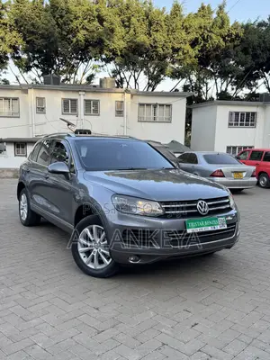 Volkswagen Touareg 2011 Gray