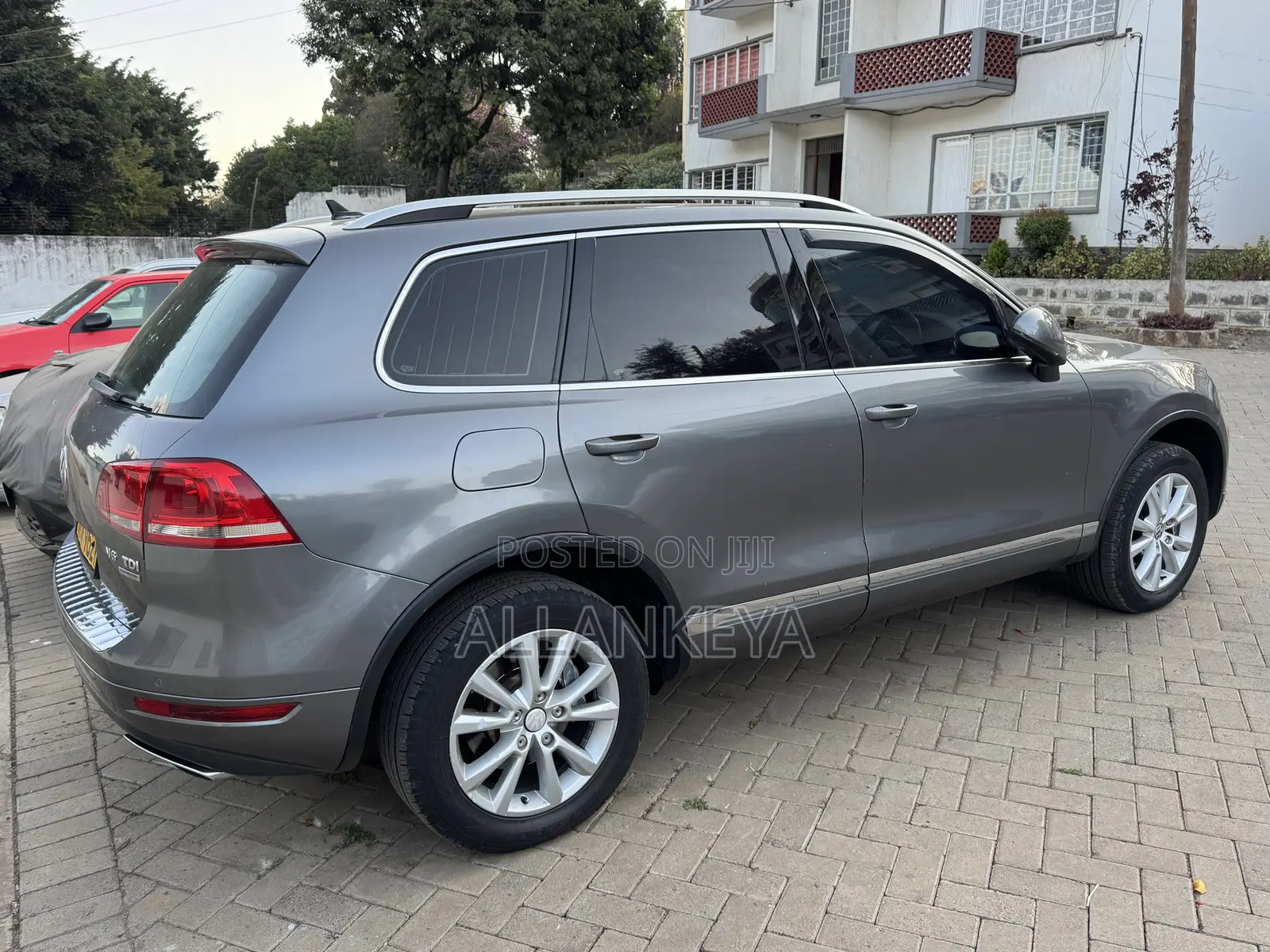 Volkswagen Touareg 2011 Gray