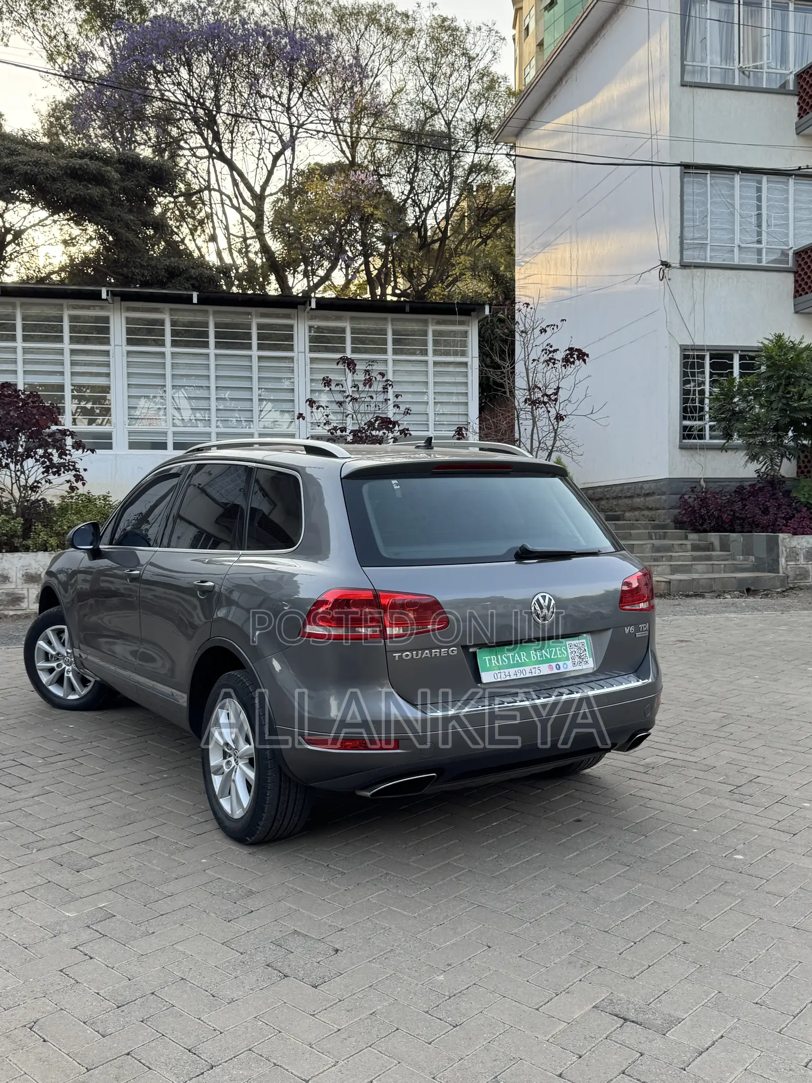 Volkswagen Touareg 2011 Gray
