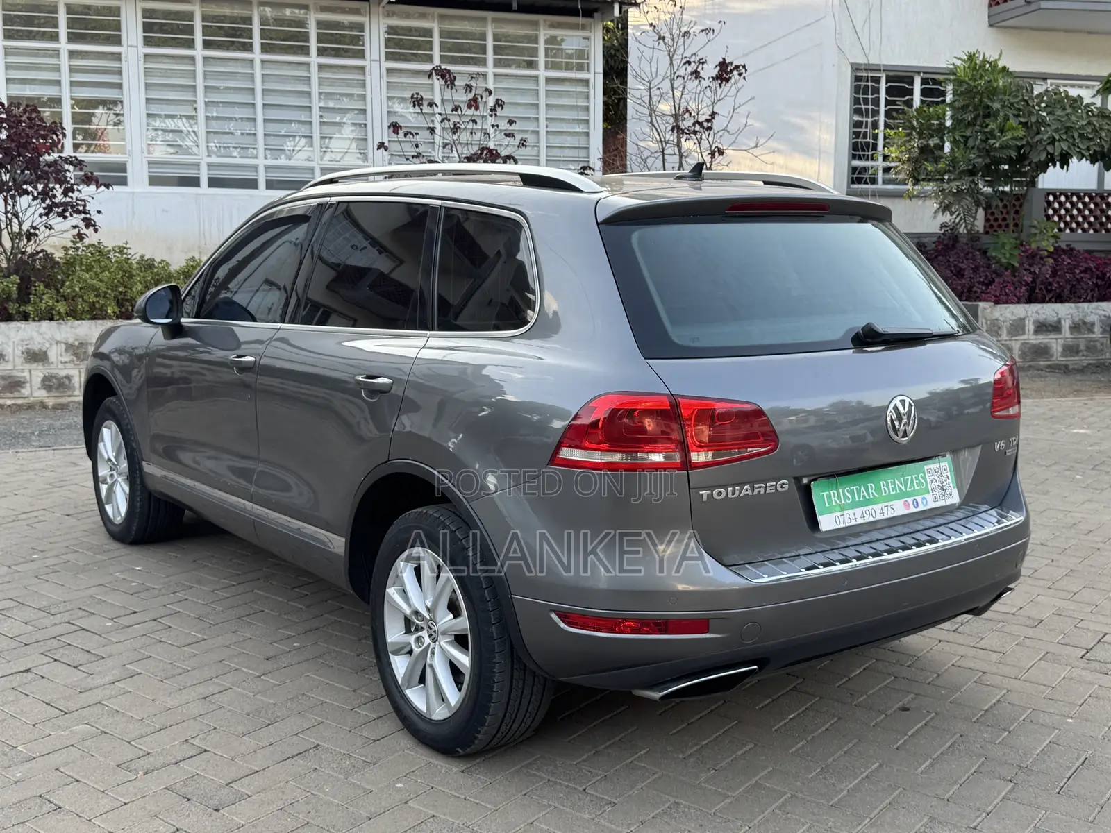 Volkswagen Touareg 2011 Gray