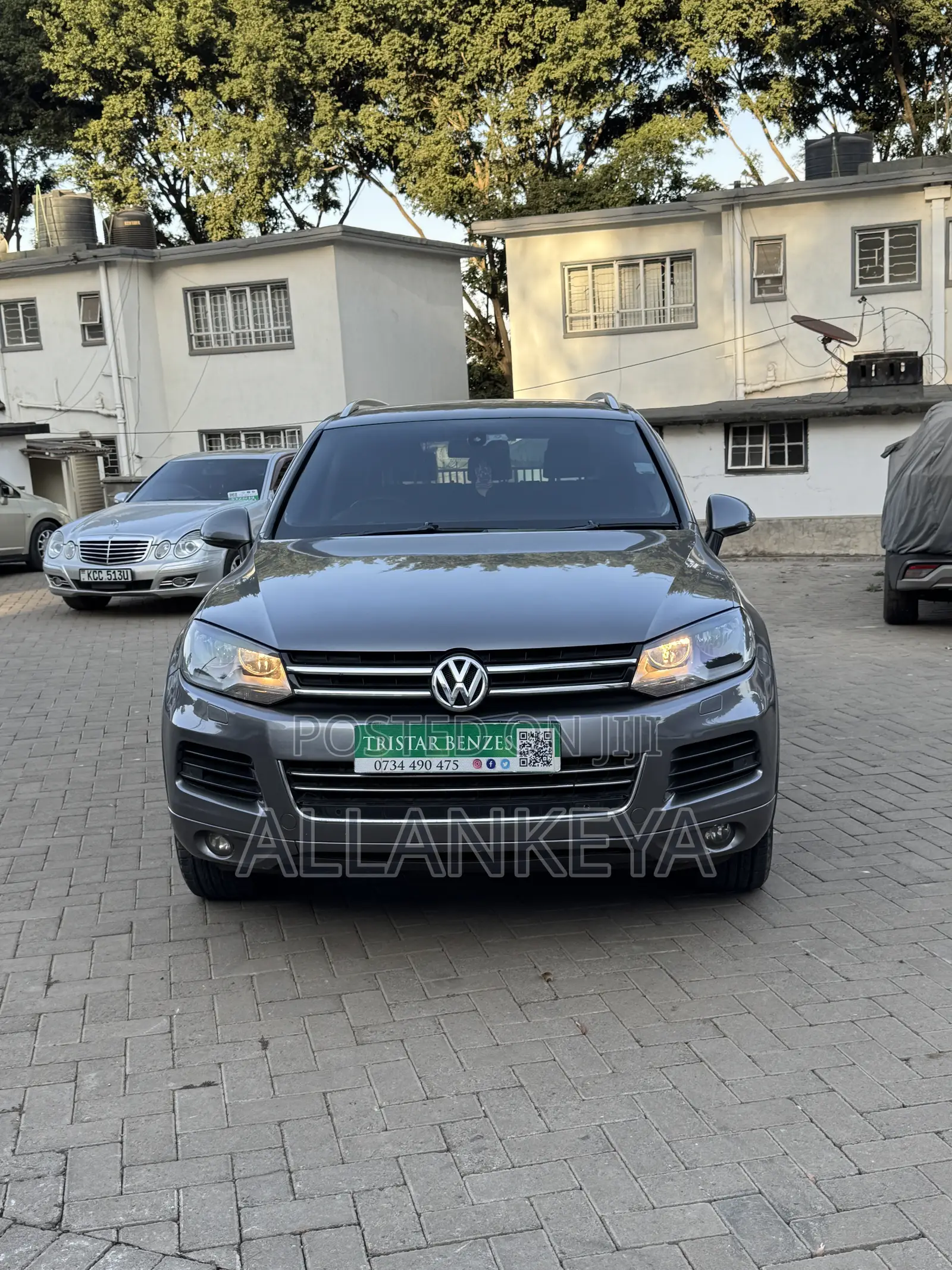 Volkswagen Touareg 2011 Gray