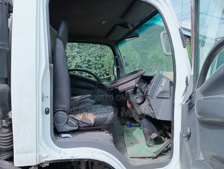 Isuzu NQR Truck