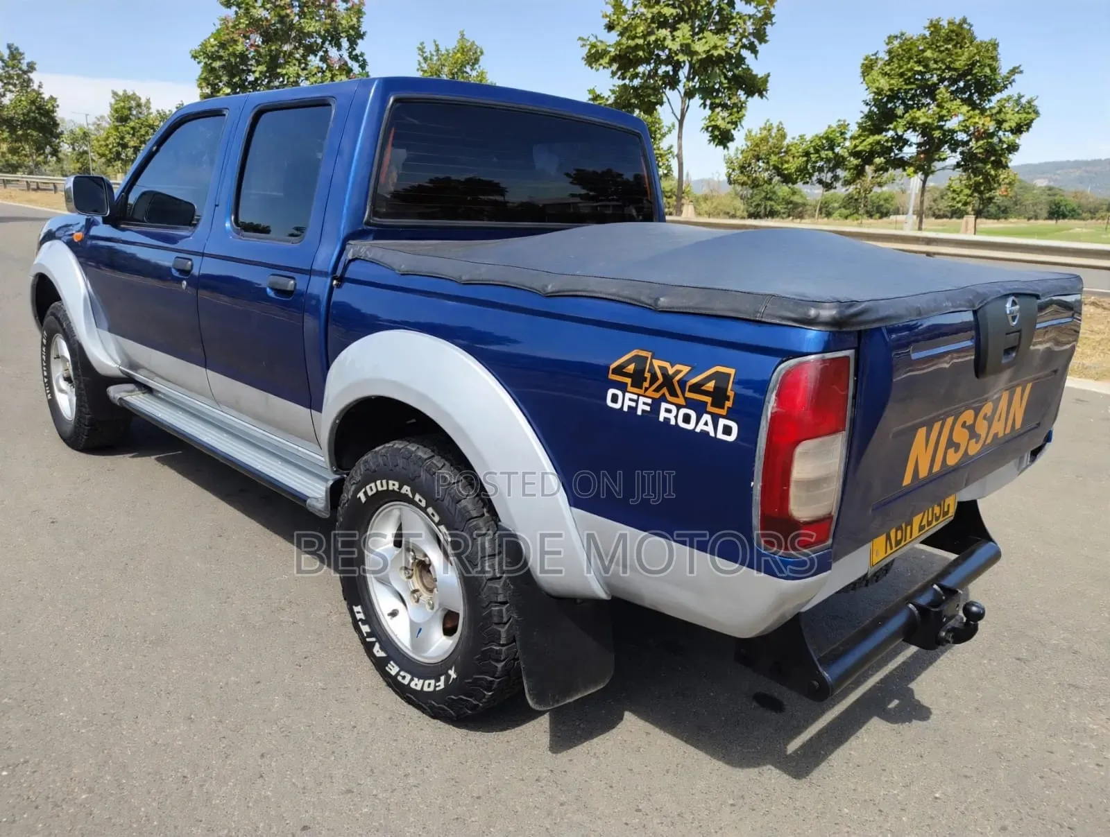 Nissan Hardbody 2011 Blue
