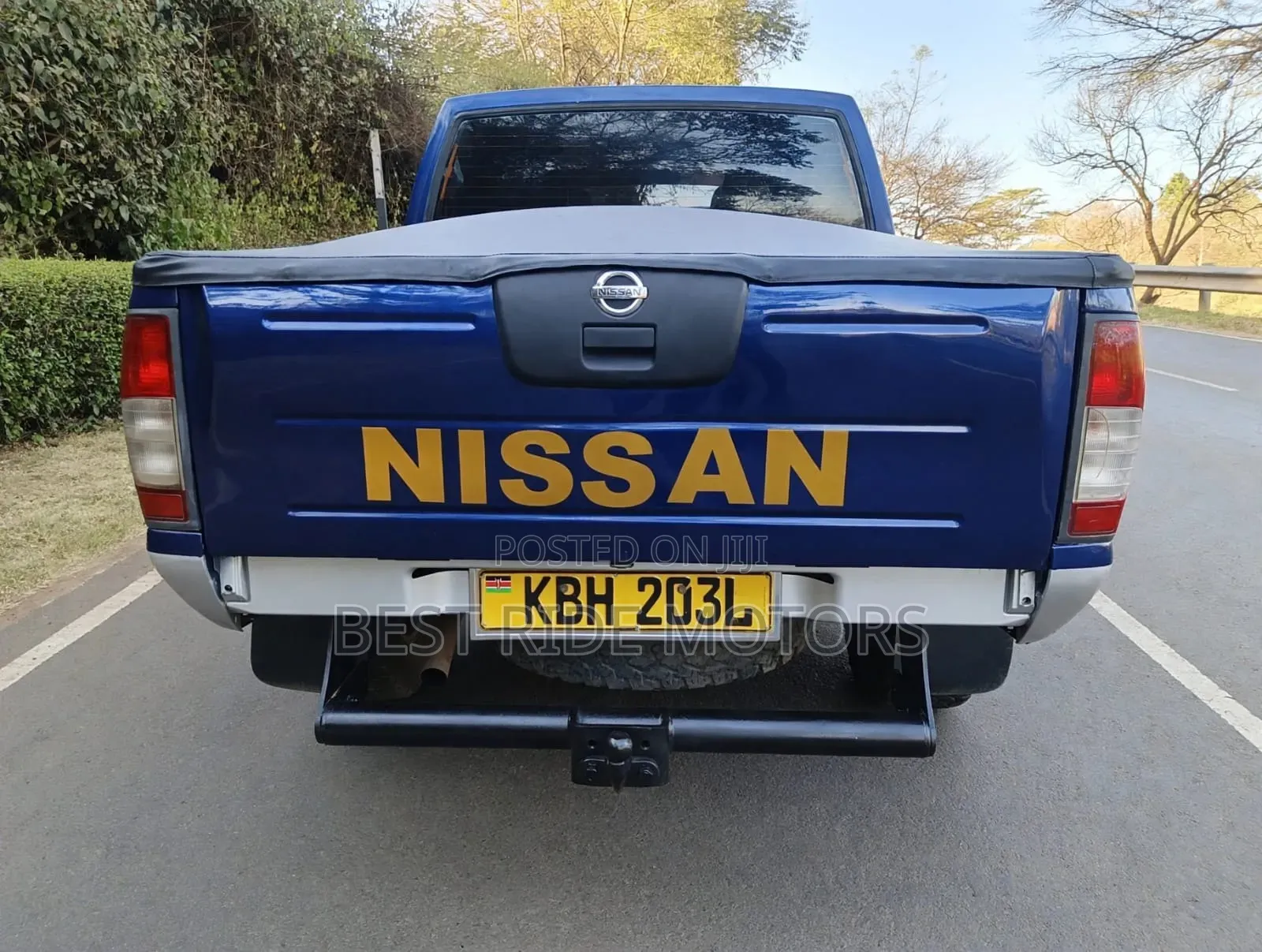 Nissan Hardbody 2011 Blue