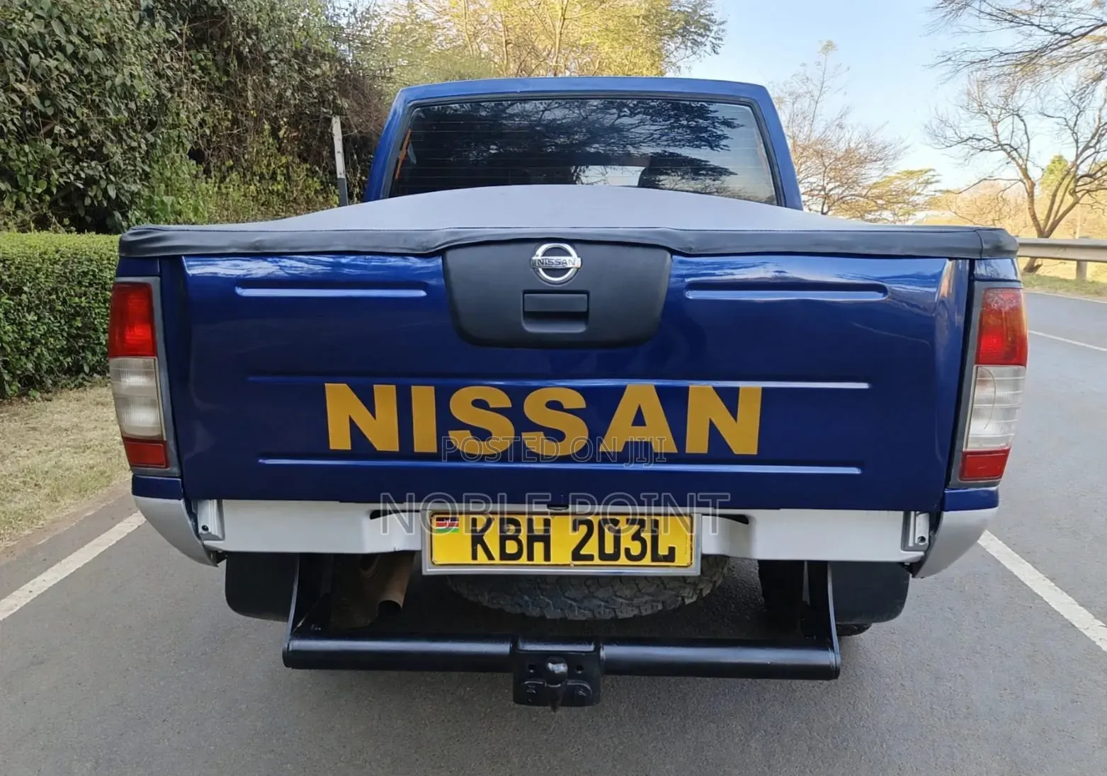 Nissan Hardbody 2005 Blue