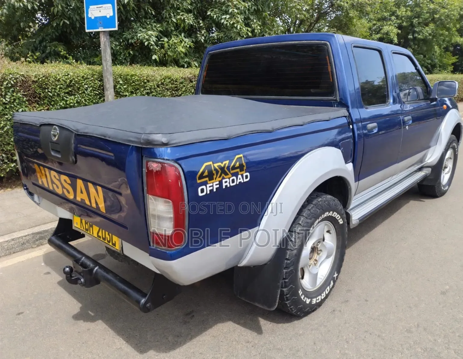 Nissan Hardbody 2005 Blue