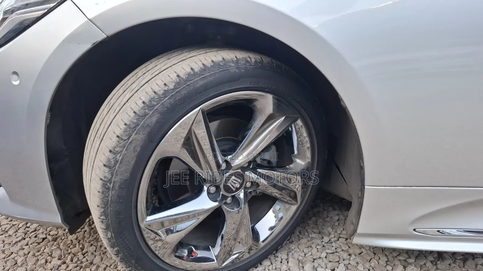 Toyota Crown 2018 Silver