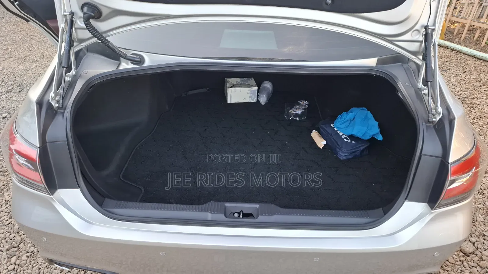Toyota Crown 2018 Silver