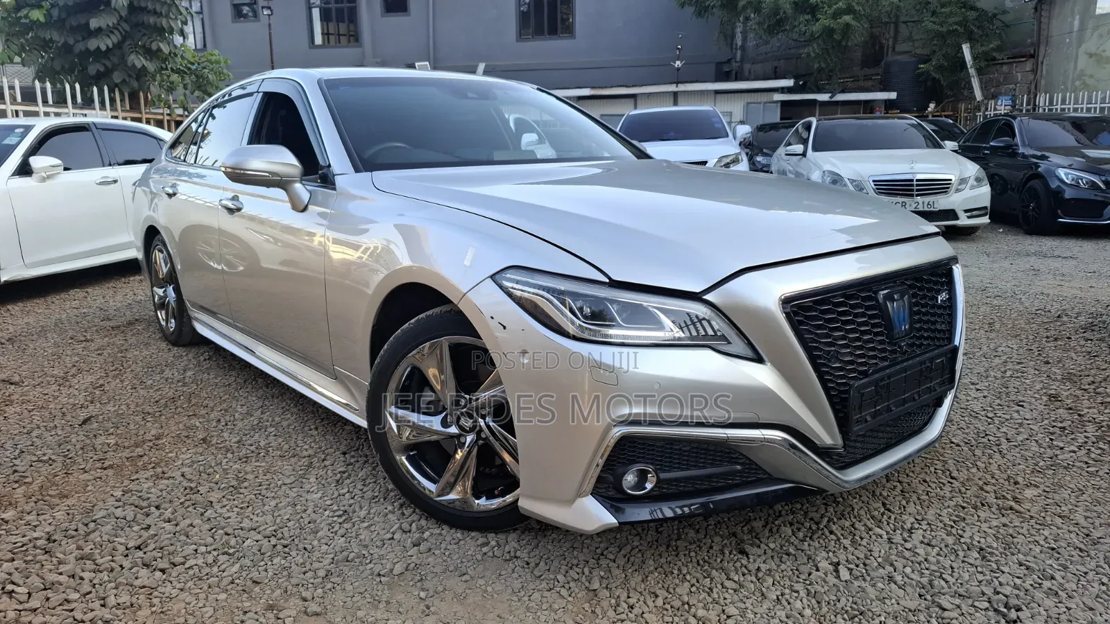 Toyota Crown 2018 Silver