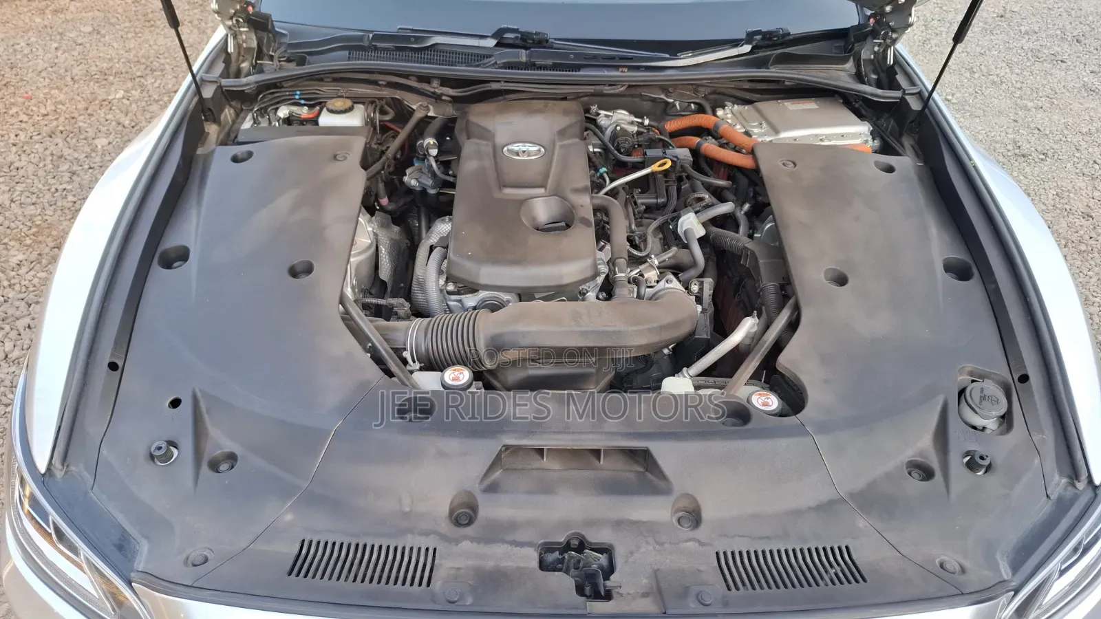 Toyota Crown 2018 Silver