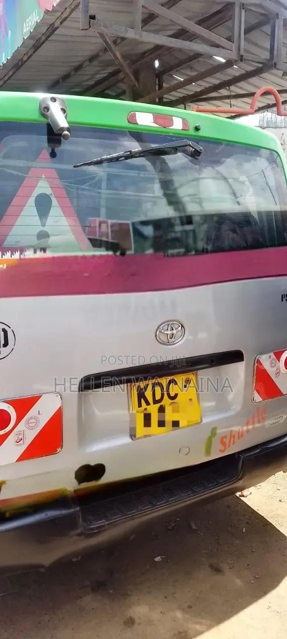 Toyota HiAce 2014 Silver