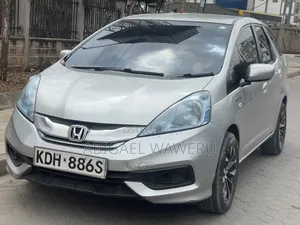 Honda Fit Shuttle 2015 Silver