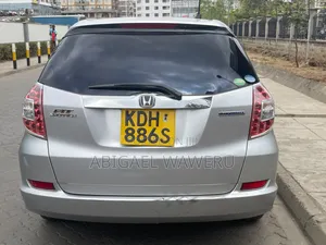 Honda Fit Shuttle 2015 Silver
