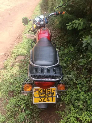 Bajaj Boxer 100 2025 Red
