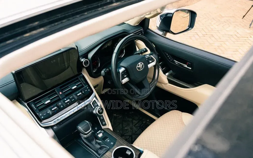 Toyota Land Cruiser 2023 Black