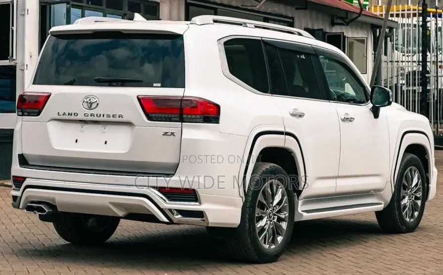Toyota Land Cruiser 2023 Black