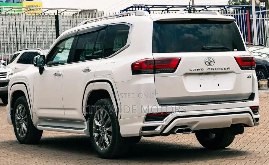 Toyota Land Cruiser 2023 Black