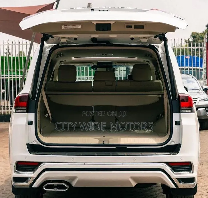 Toyota Land Cruiser 2023 Black