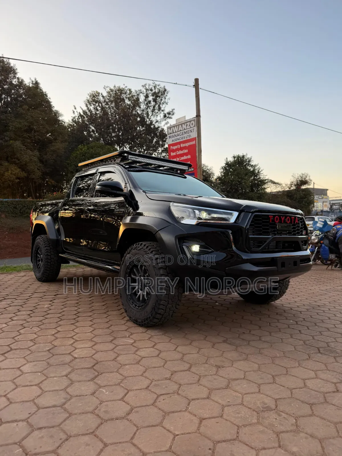 Toyota Hilux 2023 Black