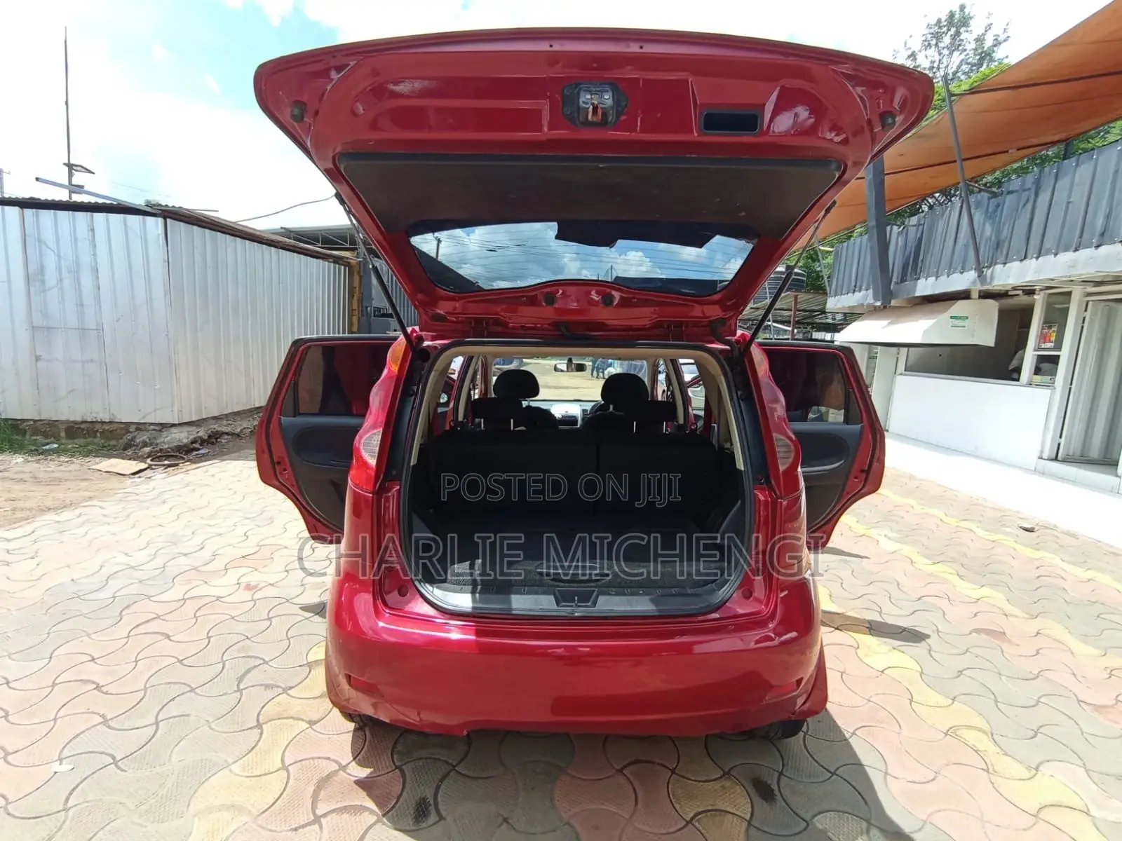 Nissan Note 1.6 Petrol 2011 Red